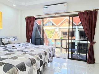 Casa adosada en alquiler de 4 habitaciones en Bang Lamung, Chonburi