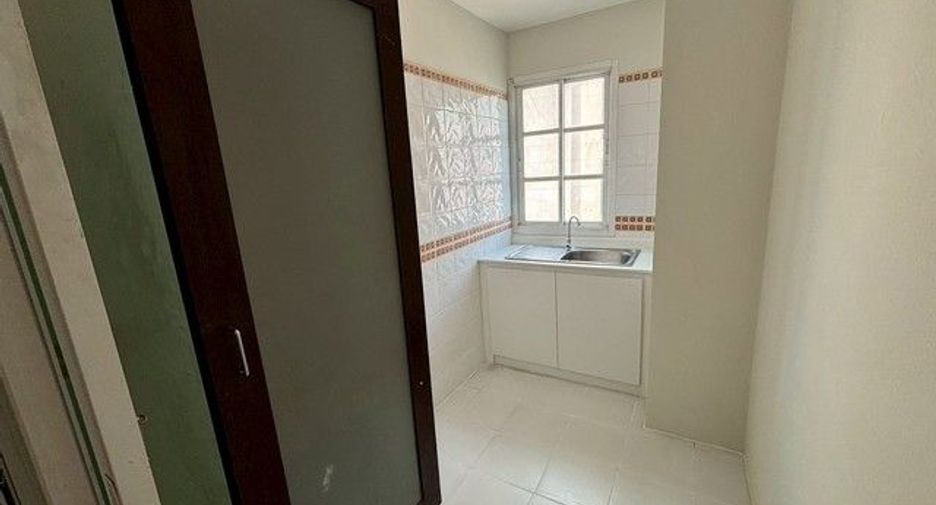 Продажа 1 кровать кондо в Хуаи Кхщанг, Бангкок