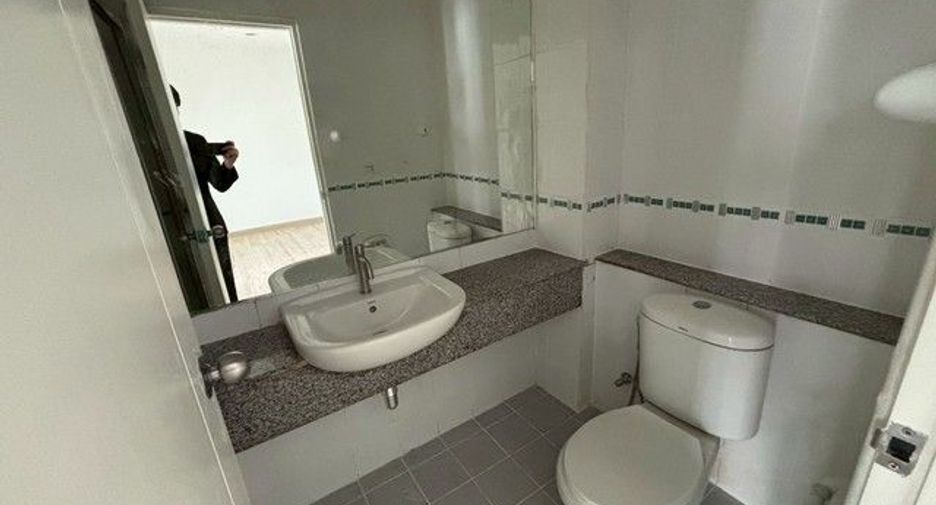 Продажа 1 кровать кондо в Хуаи Кхщанг, Бангкок