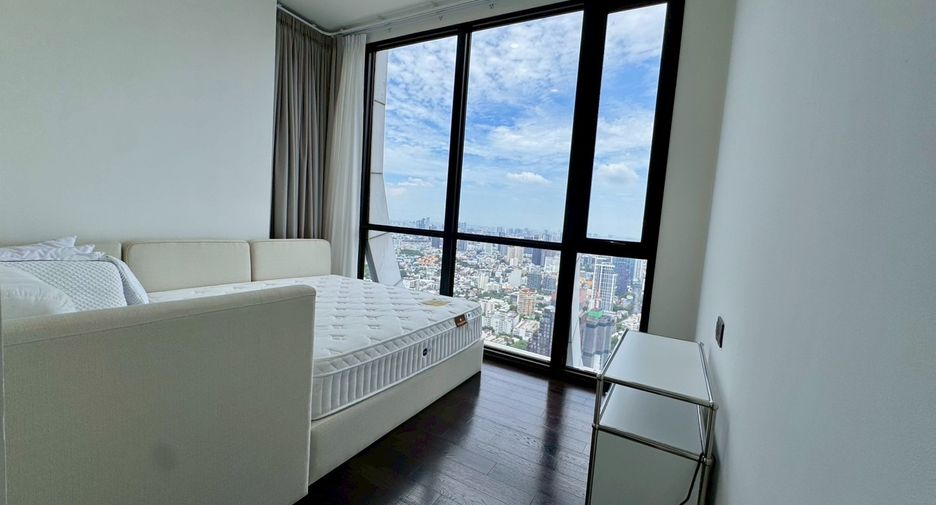 For sale 3 bedrooms condo in Watthana, Bangkok