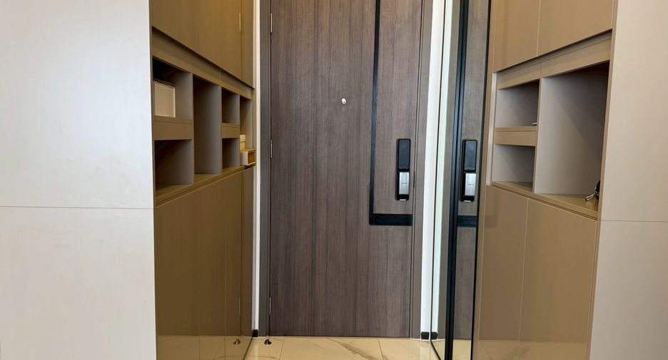For sale 3 bedrooms condo in Watthana, Bangkok