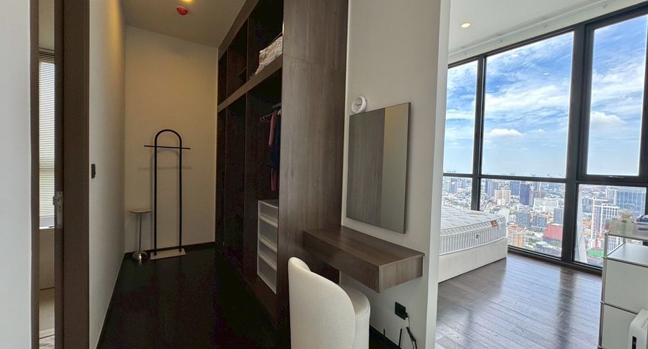 For sale 3 bedrooms condo in Watthana, Bangkok