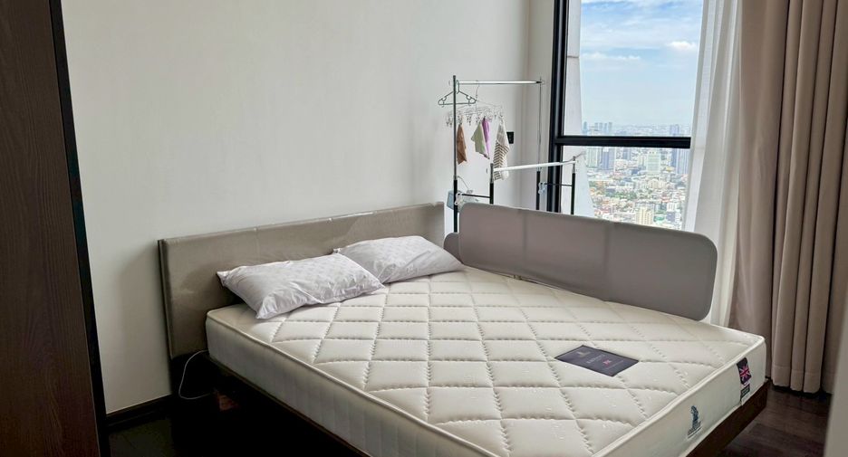 For sale 3 bedrooms condo in Watthana, Bangkok
