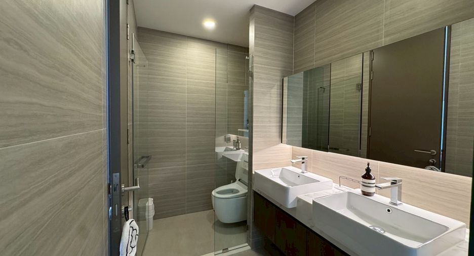 For sale 3 bedrooms condo in Watthana, Bangkok