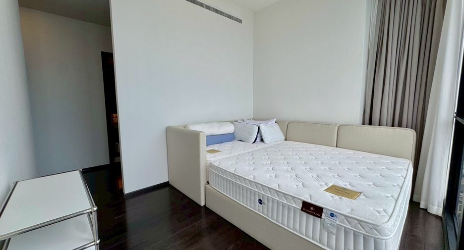 For sale 3 bedrooms condo in Watthana, Bangkok