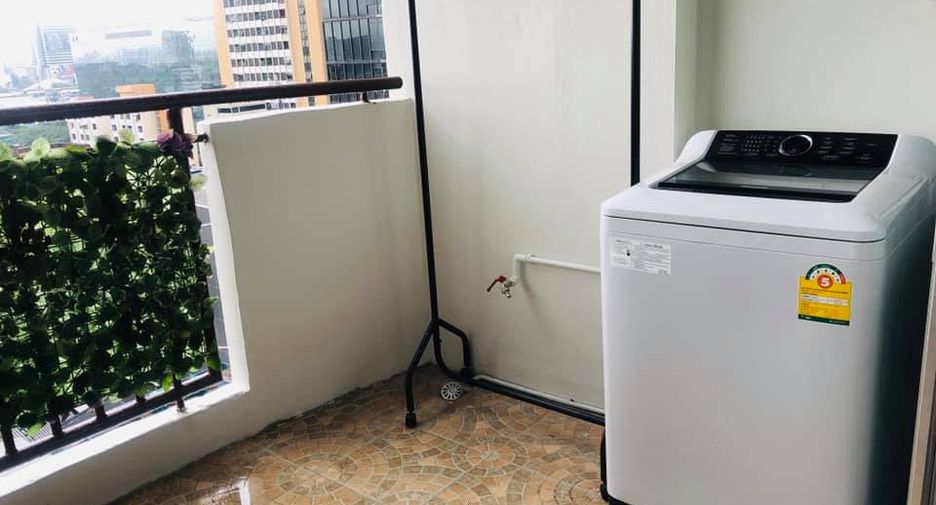 For rent 1 bed condo in Khlong Toei, Bangkok