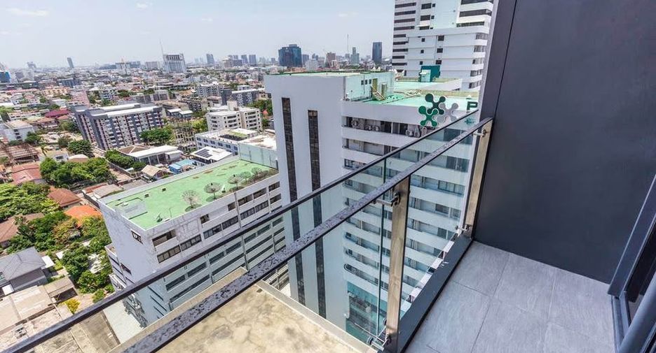 For rent 1 bed condo in Phaya Thai, Bangkok