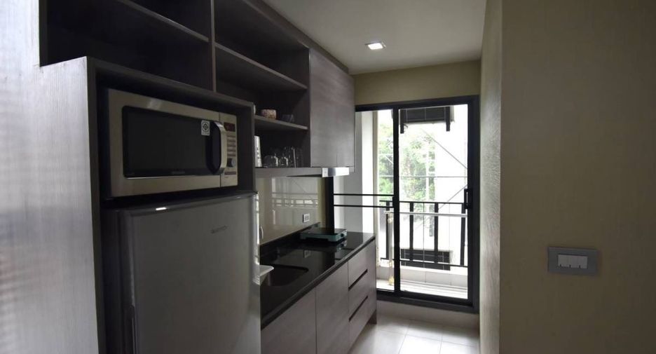 Wohnung zur Miete mit 2 Zimmer in Khlong Toei, Bangkok