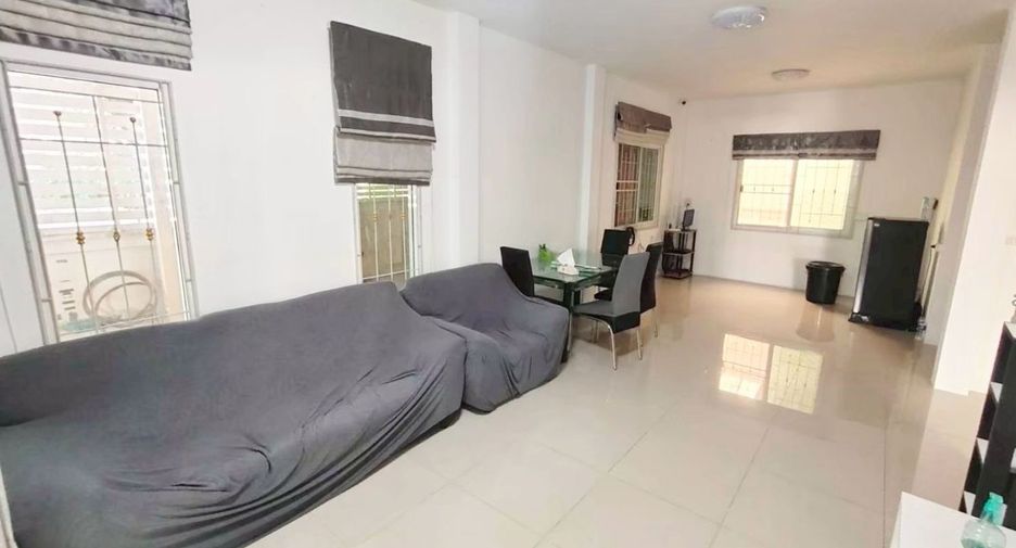 Casa en venta de 3 habitaciones en Khlong Sam Wa, Bangkok