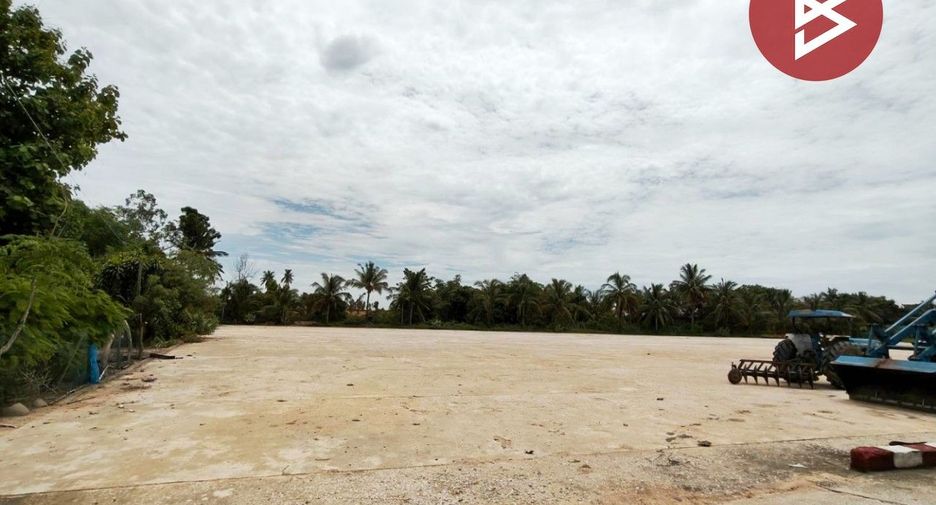 出售 土地 在 Lat Yao, Nakhon Sawan