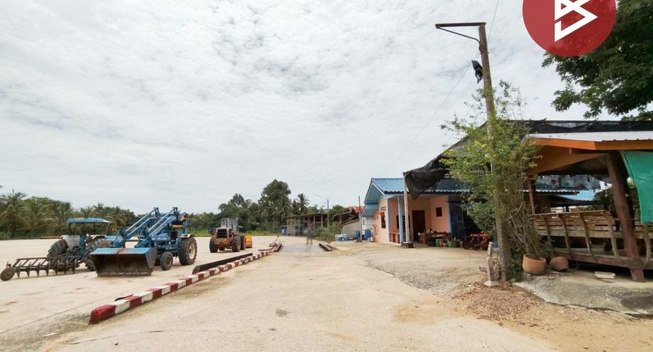 出售 土地 在 Lat Yao, Nakhon Sawan