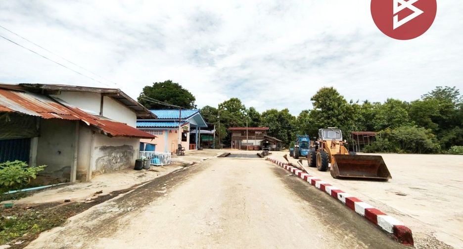 出售 土地 在 Lat Yao, Nakhon Sawan