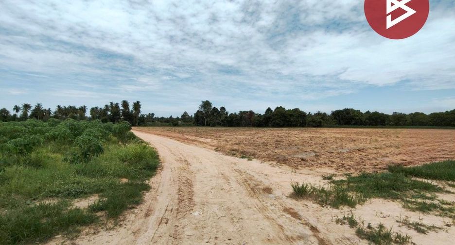 出售 土地 在 Lat Yao, Nakhon Sawan