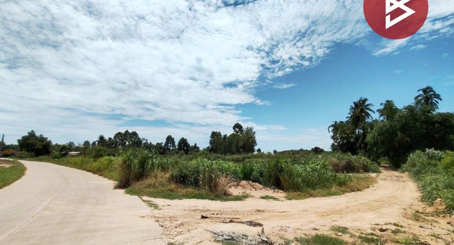 出售 土地 在 Lat Yao, Nakhon Sawan