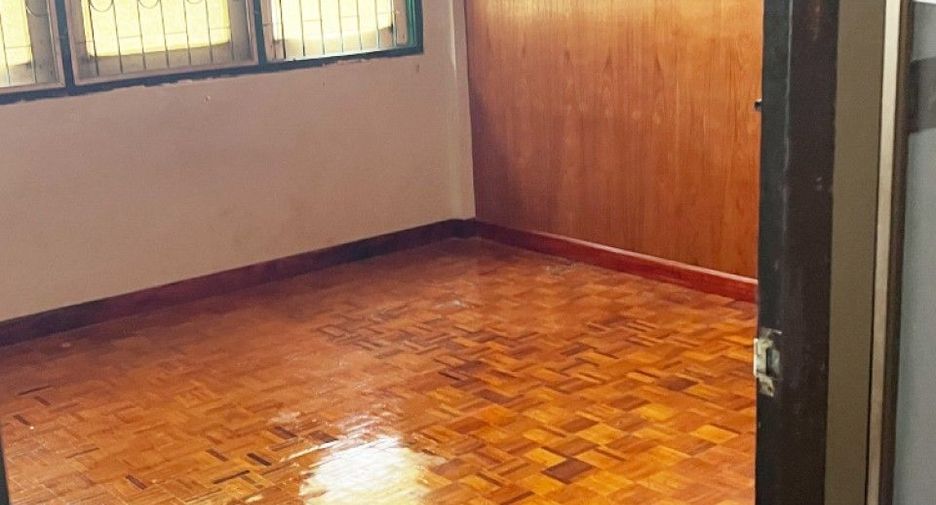 For sale 4 bedrooms retail Space in Bang Kho Laem, Bangkok
