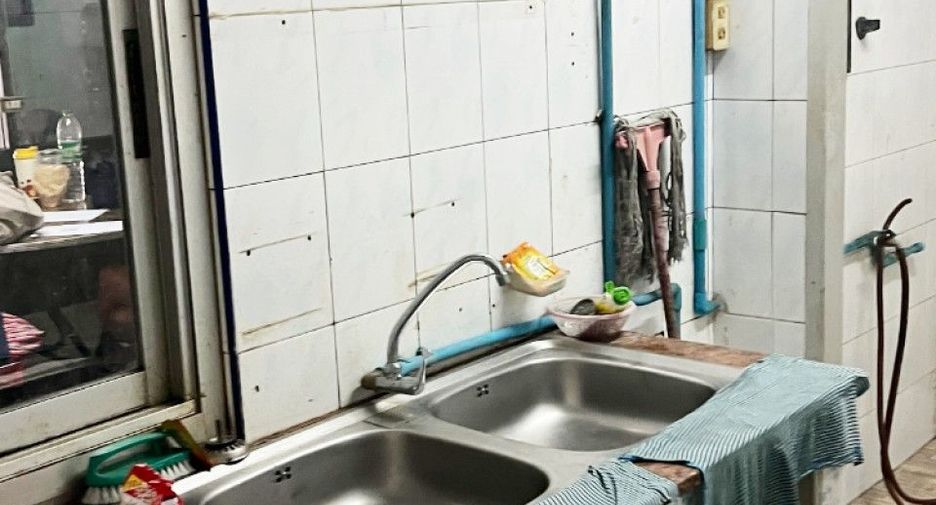 For sale 4 bedrooms retail Space in Bang Kho Laem, Bangkok