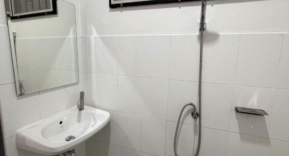 À vendre 2 chambres maison à Si Racha, Chonburi