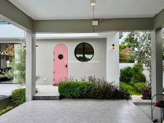 Villa en venta de 5 habitaciones en Si Racha, Chonburi