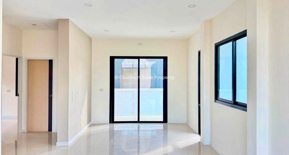 For sale 4 bedrooms house in Si Racha, Chonburi