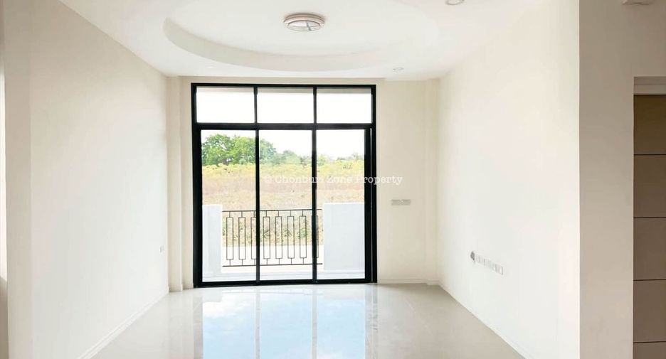 For sale 4 bedrooms house in Si Racha, Chonburi