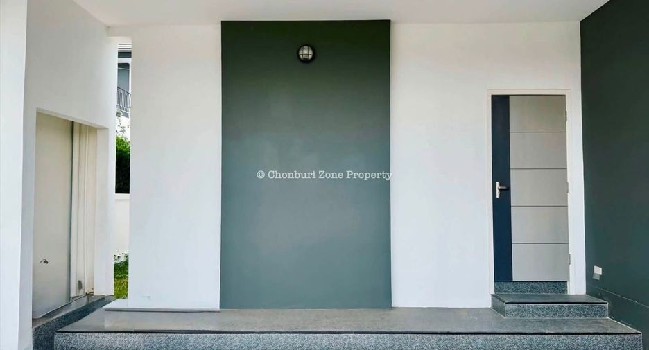 For sale 4 bedrooms house in Si Racha, Chonburi