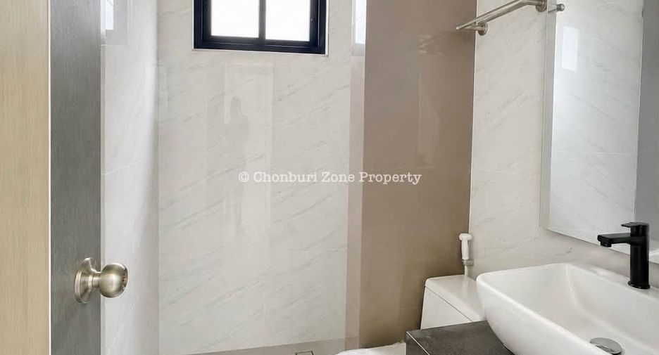 For sale 4 bedrooms house in Si Racha, Chonburi