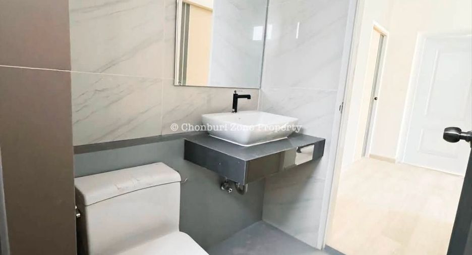 For sale 4 bedrooms house in Si Racha, Chonburi