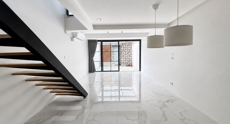 Haus zum Kauf mit 2 Zimmer in Lat Phrao, Bangkok