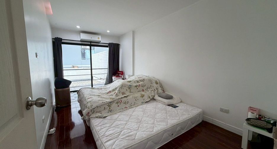 À vendre 2 chambres maison à Lat Phrao, Bangkok