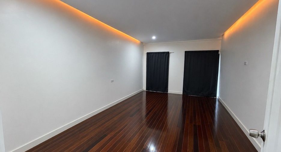 À vendre 2 chambres maison à Lat Phrao, Bangkok