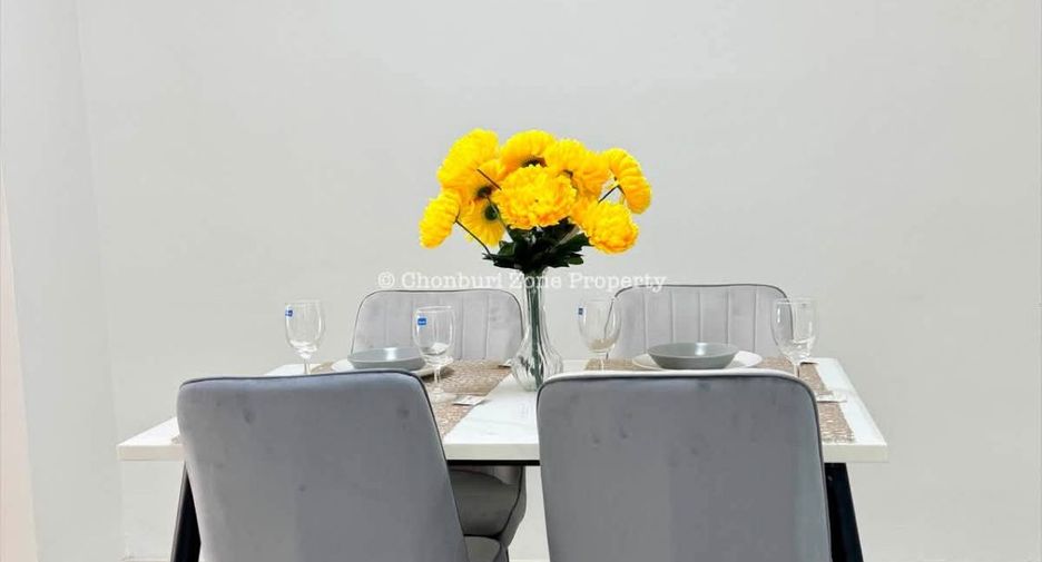 Casa en venta de 4 habitaciones en Si Racha, Chonburi