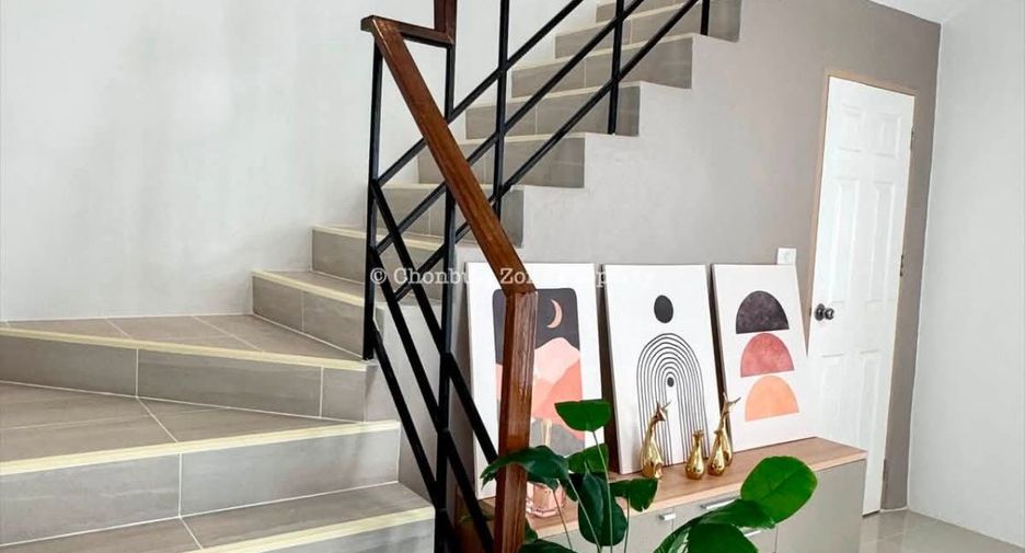 Casa en venta de 4 habitaciones en Si Racha, Chonburi