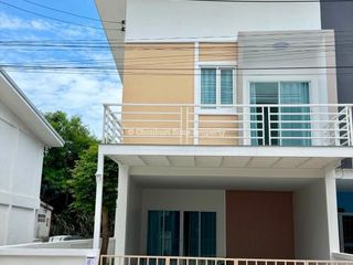 Casa en venta de 4 habitaciones en Si Racha, Chonburi