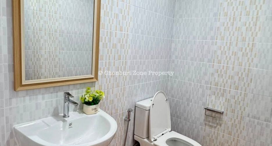 Casa en venta de 4 habitaciones en Si Racha, Chonburi