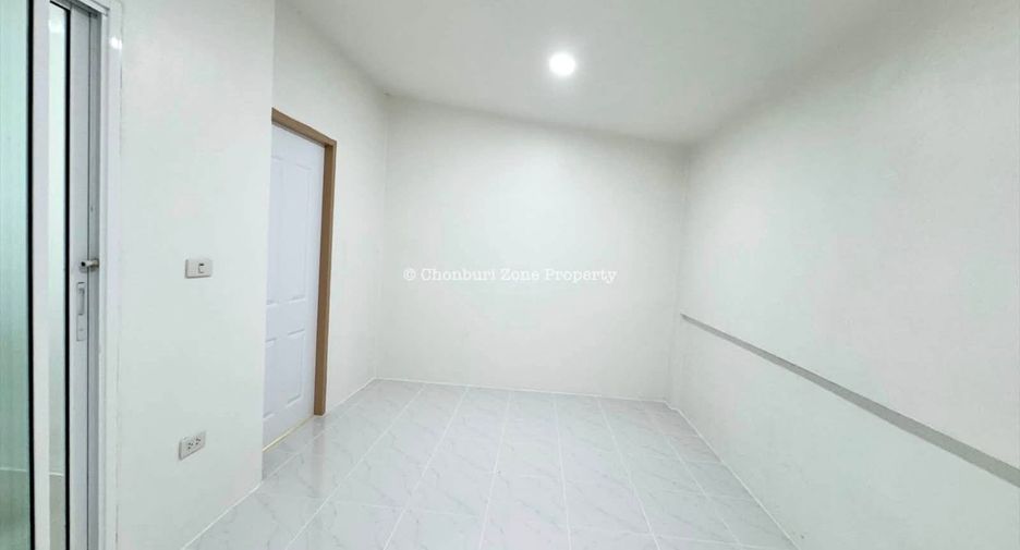 Casa en venta de 4 habitaciones en Si Racha, Chonburi