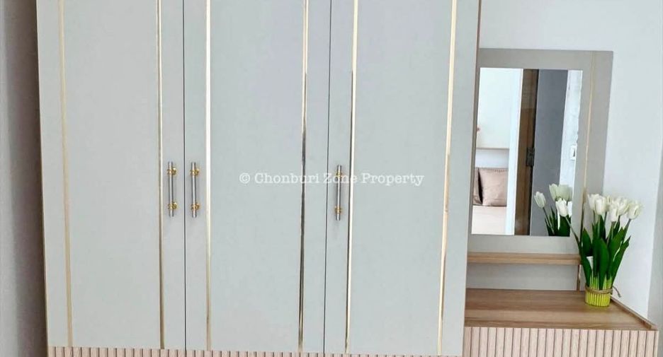 Casa en venta de 4 habitaciones en Si Racha, Chonburi