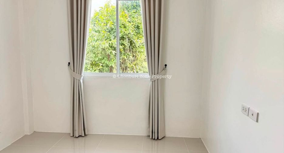 Casa en venta de 4 habitaciones en Si Racha, Chonburi