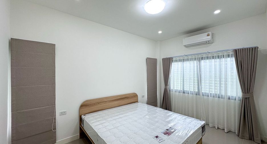 For rent 4 bedrooms house in Mueang Chiang Mai, Chiang Mai
