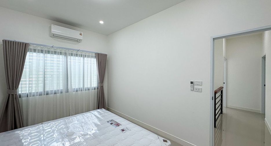 For rent 4 bedrooms house in Mueang Chiang Mai, Chiang Mai