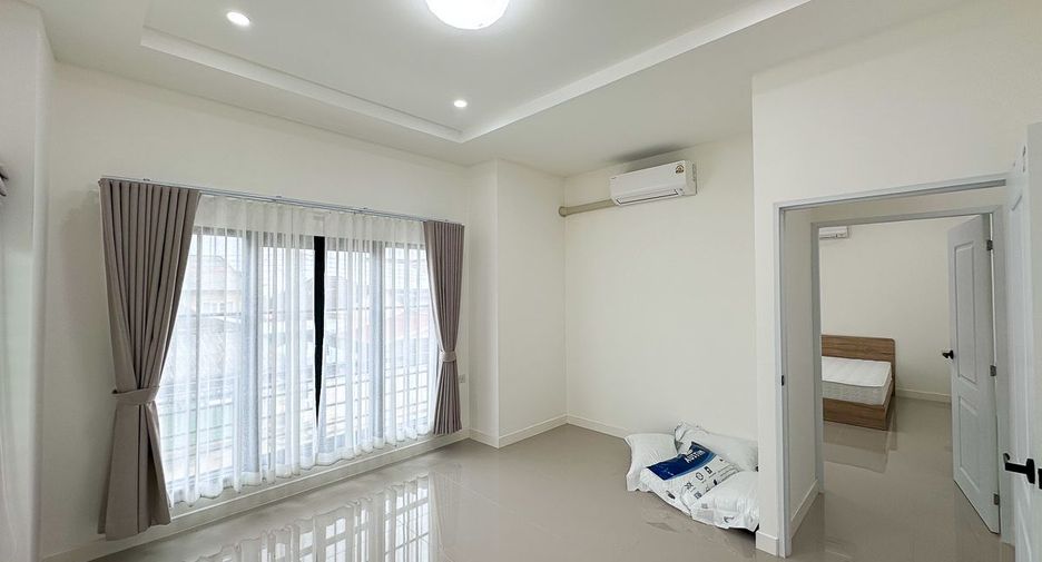 For rent 4 bedrooms house in Mueang Chiang Mai, Chiang Mai