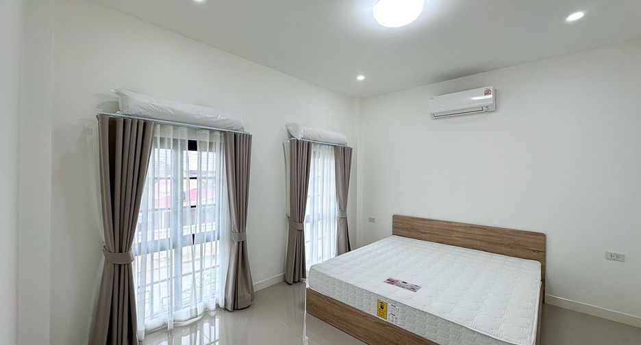 For rent 4 bedrooms house in Mueang Chiang Mai, Chiang Mai