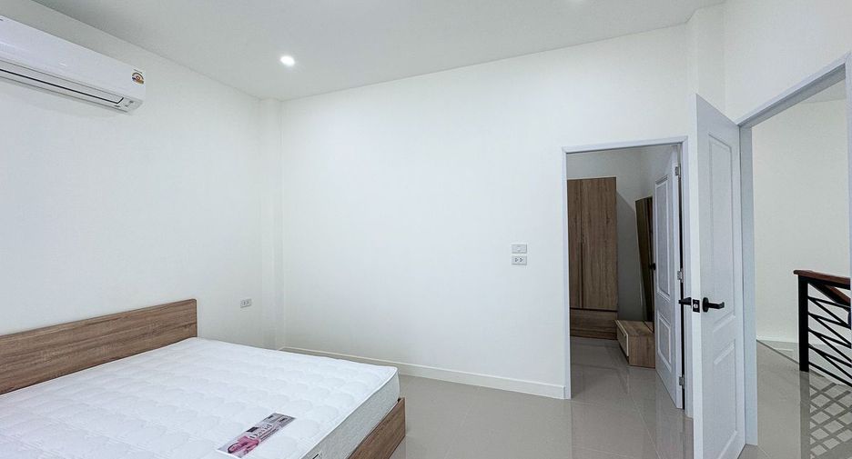 For rent 4 bedrooms house in Mueang Chiang Mai, Chiang Mai