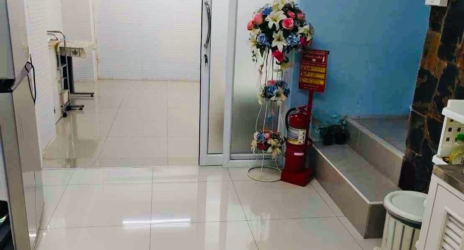 Local comercial en venta de 6 habitaciones en Bang Kapi, Bangkok