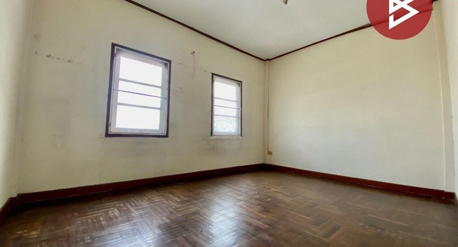For sale 4 bedrooms townhouse in Thung Khru, Bangkok