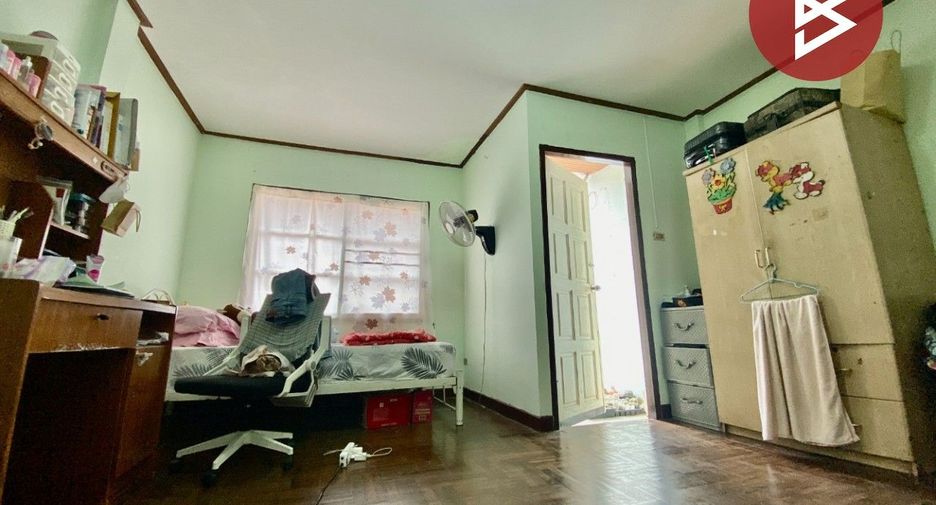 For sale 4 bedrooms townhouse in Thung Khru, Bangkok