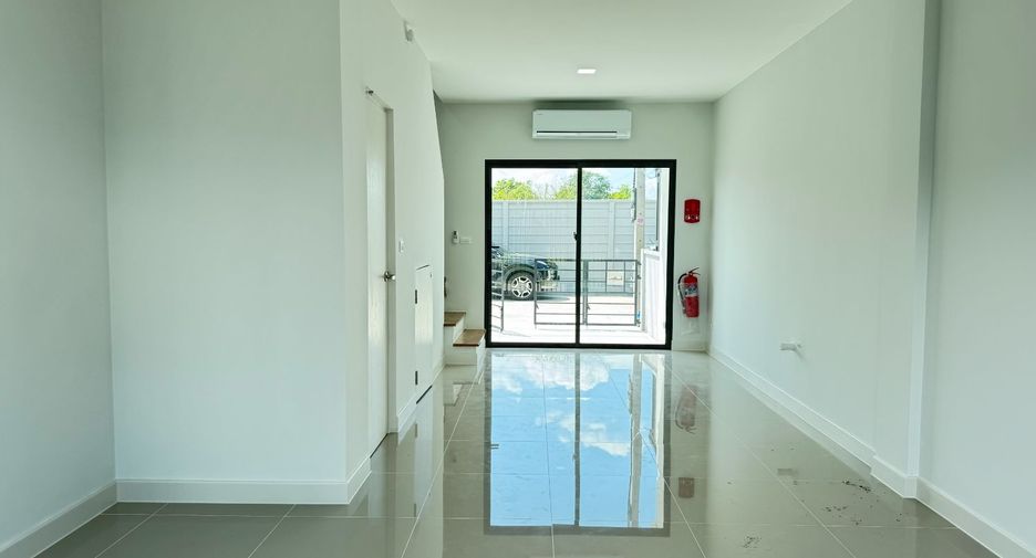 Local comercial en alquiler de 2 habitaciones en Khlong Luang, Pathum Thani