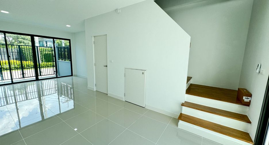 Local comercial en alquiler de 2 habitaciones en Khlong Luang, Pathum Thani