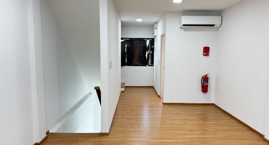 Local comercial en alquiler de 2 habitaciones en Khlong Luang, Pathum Thani