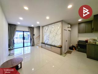 Casa adosada en venta de 2 habitaciones en Bang Phli, Samut Prakan
