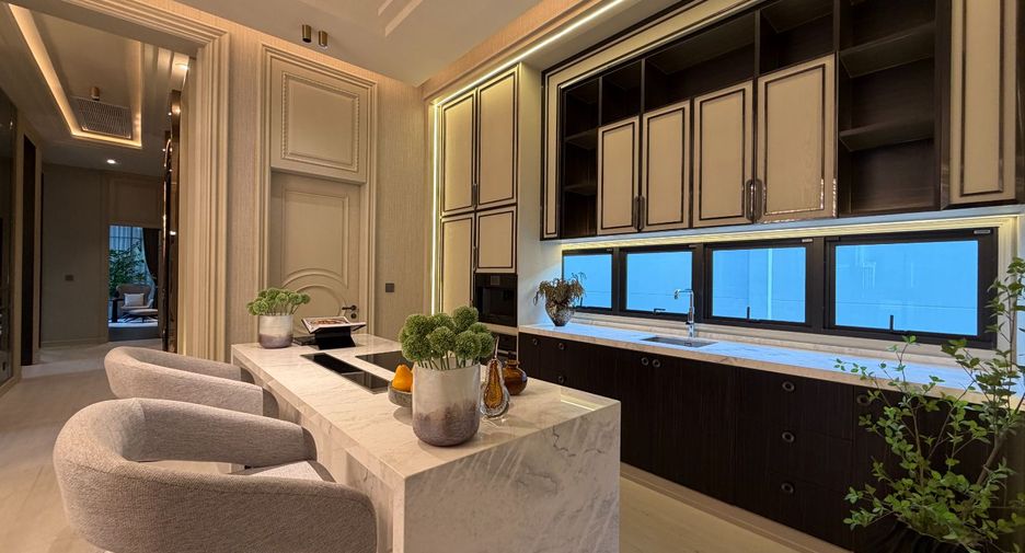 For sale 5 bedrooms house in Suan Luang, Bangkok